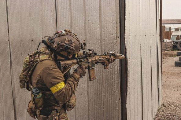 #the_sixbinine_cl   #airsoft #milsim #crane #gbb #irilluminator #ngalilluminator #craneconnector #ngalla23 #pewpew #サバゲー #サバイバルゲーム #ngal #ngallaser