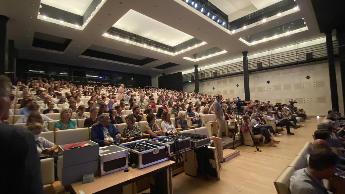 RimaMattaParis's tweet photo. Salle comble pour le line-up ARTE au Sunny Side @ARTEpro #SSD22 @ARTEfr https://t.co/EOBRP5qAyn
