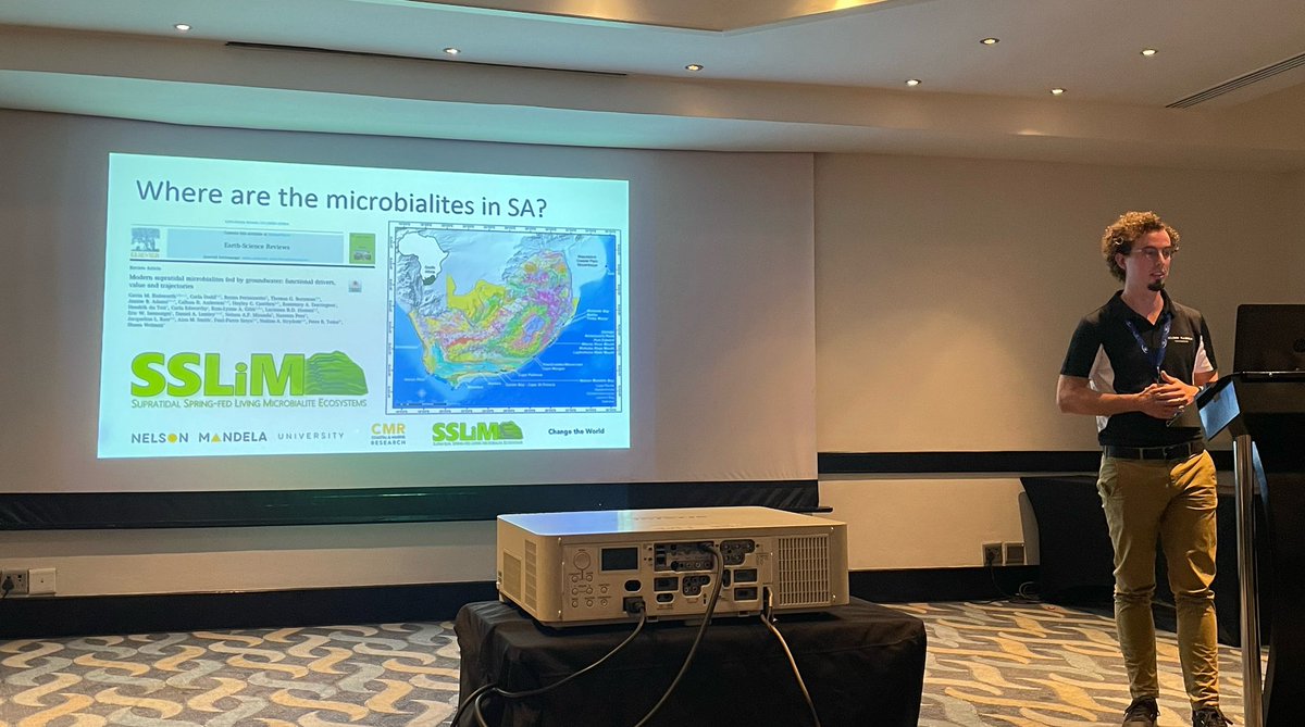 JackieRaw_'s tweet photo. Session: Novel insights from ecology &amp; biology. Gavin Rishworth presents his research on #biodiversity in #microbialites. Ecological traps 🚫, evolutionary islands 🏝 &amp; connectivity 🌉 exciting research, new species, potential for geotourism, &amp; links to human history #SAMSS2022 https://t.co/ryiy1e8ys9