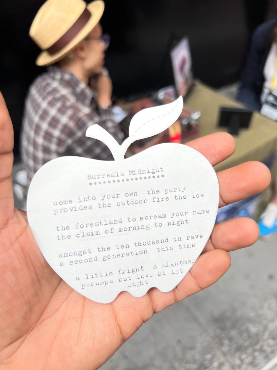 GM☀️#NFTCommunity

We hope you enjoyed our uniquely #surreal presence at #NFTNYC2022
Here's our very own #NFP written for our upcoming #Surreals #Midnight #NFT collection✍️

Poetry in motion...as today we have another #Preview  we're excited to show you...

Keeping it #SurReal ✨