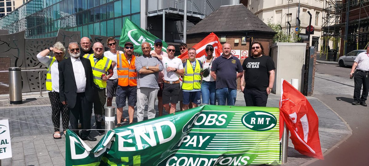 Great support at the Birmingham Picket line today. #ToryRailStrike @RMTunion #RailStrikes