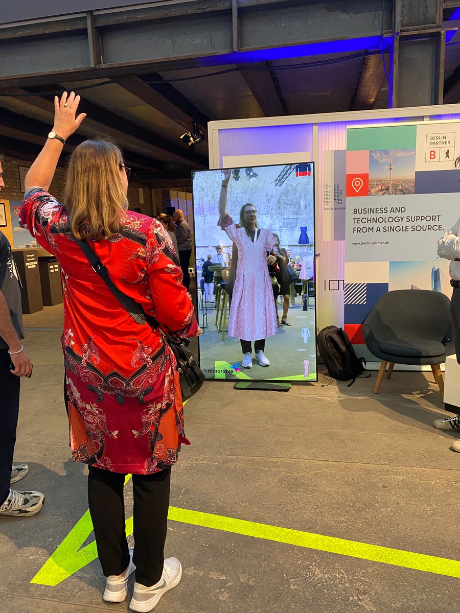 XRBB_eV's tweet photo. Wir freuen uns enorm, dass so viele Interessierte unseren Stand &amp; Panel auf der @hubconf besucht haben!

Ein großer Dank geht an unsere ausstellenden Mitglieder @AmiluxFilm @immersive_vr @NadineKolodziey @myndstorm @shoutrlabs @Volucap &amp; pimento formate sowie an unsere Sponsoren! https://t.co/jTRDORyCHf