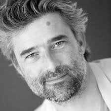 Laurens G.F. Knoop  is oprichter en creatief directeur van The School of Life Amsterdam. Hij vertelt op 1 juli in @kloosterhuissen over de oprichting en succes  van The School of Life Nederland. Een inspirerend voorbeeld. kloosterhuissen.nl/programmas/wer…
Er is nog plek vrij!