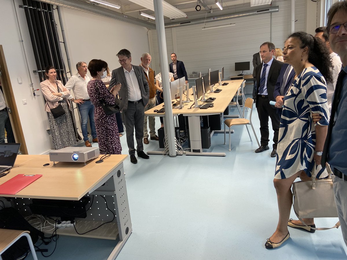 Univ_Orleans's tweet photo. [Formation]
Les #étudiants du département « Métiers de la #transition et de l’efficacité énergétique » seront formés dans de nouveaux locaux dès la prochaine rentrée.
#innovation #geoclimatique #geothermique 
Financement 👉🏼@RCValdeLoire et l’Etat @Prefet45_Centre https://t.co/YUOy5l9vpj