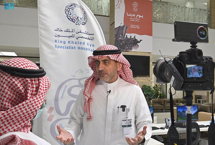 الأولى على مستوى الشرق الأوسط .. "التخصصي للعيون" يجري عمليتين لعلاج التهاب القرنية العصبي.
spa.gov.sa/2364835
#واس_عام