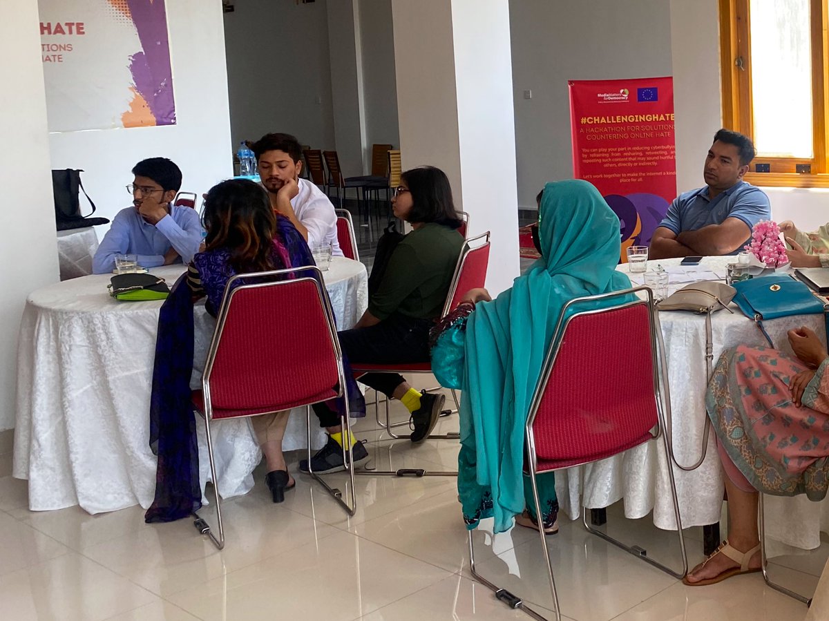 mmfd_Pak's tweet photo. For our second mentorship session at #CounteringHate Hackathon, Aeman Malik discusses narrative building through colour theory and design. https://t.co/lScQprtzTq