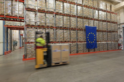 Ukraine has requested assistance with medical equipment through the @eu_echo The EU has decided to activate the Swedish EU medical stockpile, which will send 580,000 protective aprons to support the medical capacity in Ukraine. 
https://t.co/bbGbzVQe66 https://t.co/qwxxVanMsr