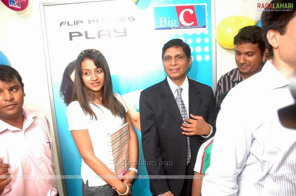 FV7m0PeVsAAbC_A?format=jpg&name=medium