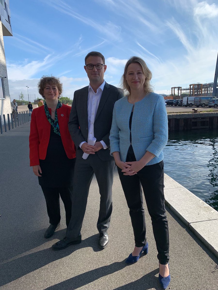 Rigtig godt nyt for KBH! Ny samarbejdsaftale mellem regeringen og <a href="/koebenhavner/">Københavns Kommune</a> sikrer tusinder betalbare boliger til både studerende, familier og hjemløse. <a href="/RabjergMadsen/">Chr Rabjerg Madsen</a> har lyttet til mit forslag og sikret, at vi kan bygge 40 pct. almene boliger i byudviklingsområder. Sådan!🙌🏻