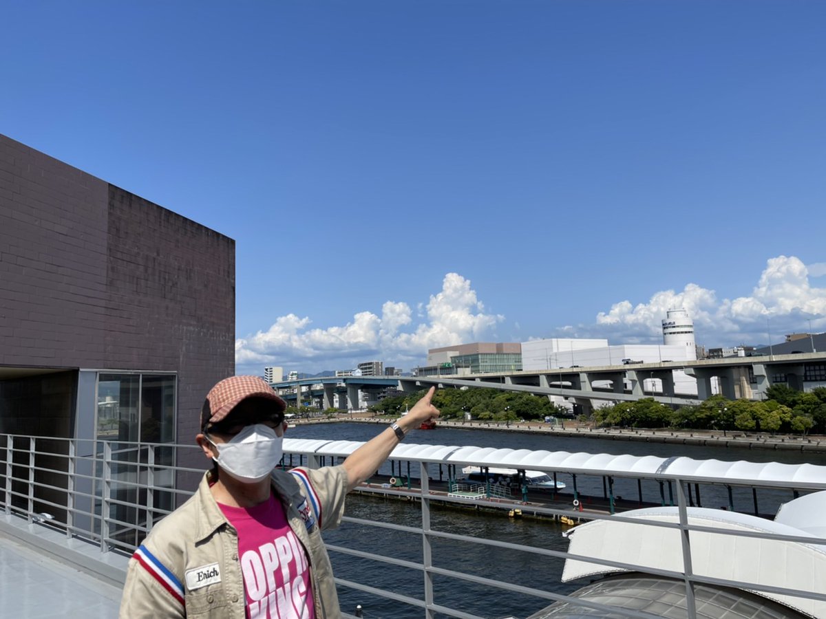 shiiba_zemi's tweet photo. ♪シャワーを浴びて 
WOW WOW WOW
今日は特に蒸しましたねー
スタンバイOKです
#シイバゼミナール
このあとすぐです
#CROSSFM https://t.co/KTZ3LI9hyt