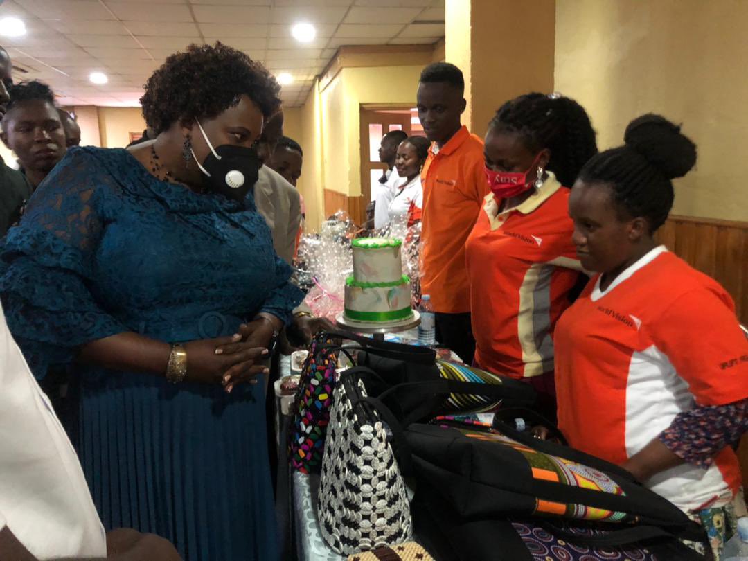 Kobs_Fifi's tweet image. Hon Betty Amongi Ongom touring through the different young people&apos;s stalls at the Closing ceremony of the #UPLIFTProject at Silver springs Hotel. 
#Partnership4Impact