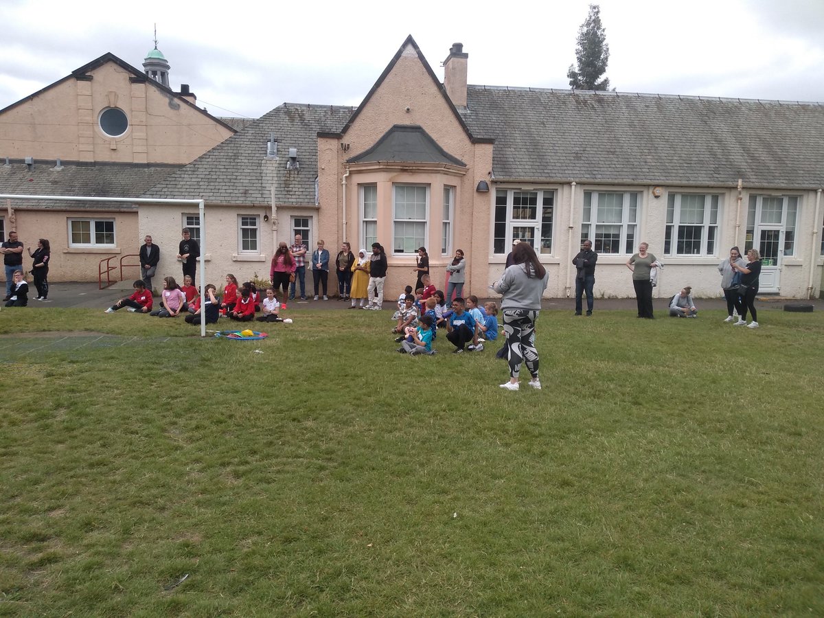 Miss Anderson tweet media