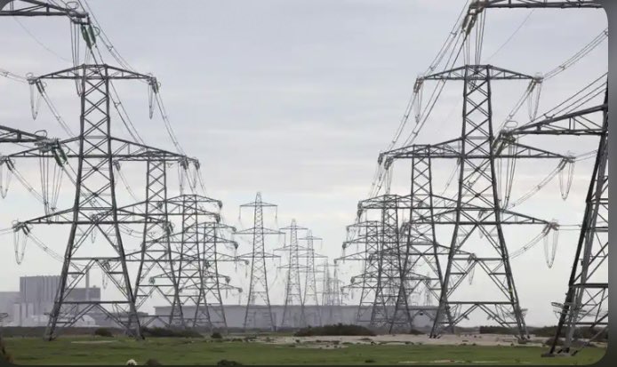 NandiniVaishn13's tweet image. Edexcel GCSE Physics with no context 😩 #gcse2022 #edexcelphysics #edexcel #gcsephysics