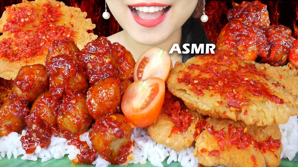 cintyaasmr's tweet photo. GILA PEDASNYA! ASMR PENTOL MERCON PEDAS GILA + JAMUR KRISPI (EATING SOUNDS) | ASMR MUKBANG INDONESIA 😍

Full video on Youtube 💙

#mukbang #asmr #kulinerbandung #malangkuliner #kulinerindonesia #jakarta #jakartafood #jajananmalang #pedas #kulinersurabaya

https://t.co/VwOVaMl8qw https://t.co/W5h6wqjNef