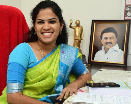 18cm மழை கடந்த 3 நாட்களில் சென்னையில் பெய்துள்ளது. 
அடையாறில் தண்ணீர் திறந்து விடப்பட்டுள்ளது. ஆனாலும் சென்னை கடந்த மழைகளில் அடைந்த பாதிப்பை இந்த மழையில் அடையவில்லை. 
Important news not covered over AIADMK drama.