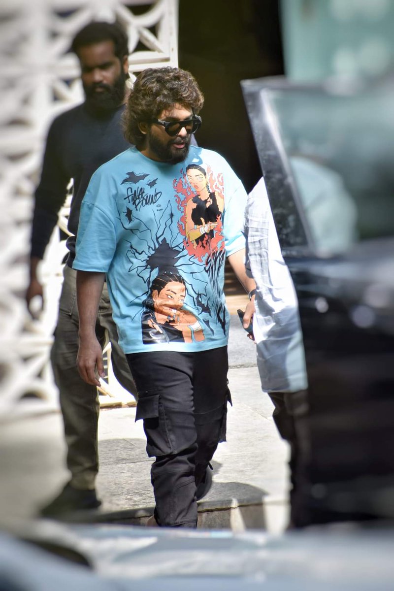 SidduSheela's tweet photo. Icon star @alluarjun snapped  in Hyderabad ❤️❤️
#IconStar #AlluArjun𓃵 #Pushpa
#pushpa2 #Pushparaj https://t.co/kRmiJXxgT2