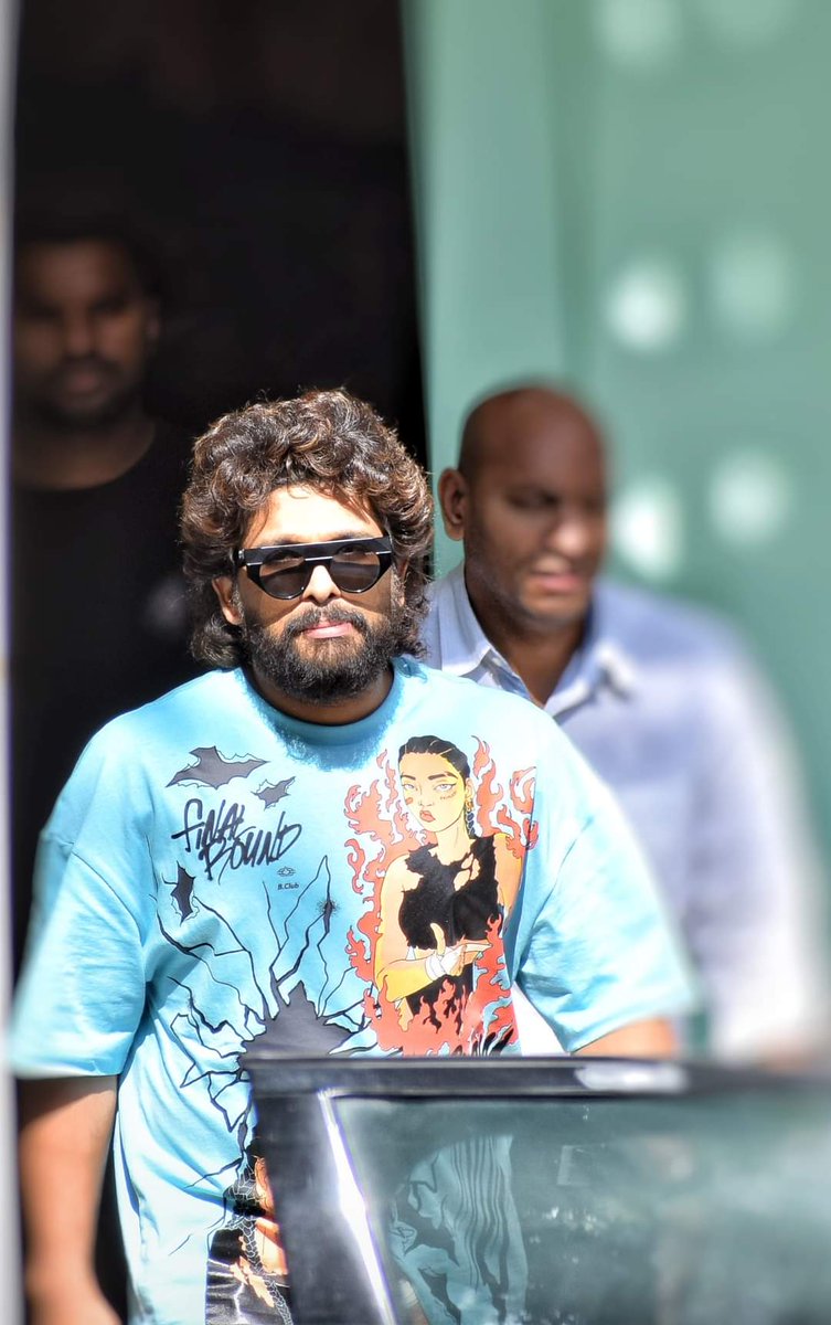 SidduSheela's tweet photo. Icon star @alluarjun snapped  in Hyderabad ❤️❤️
#IconStar #AlluArjun𓃵 #Pushpa
#pushpa2 #Pushparaj https://t.co/kRmiJXxgT2