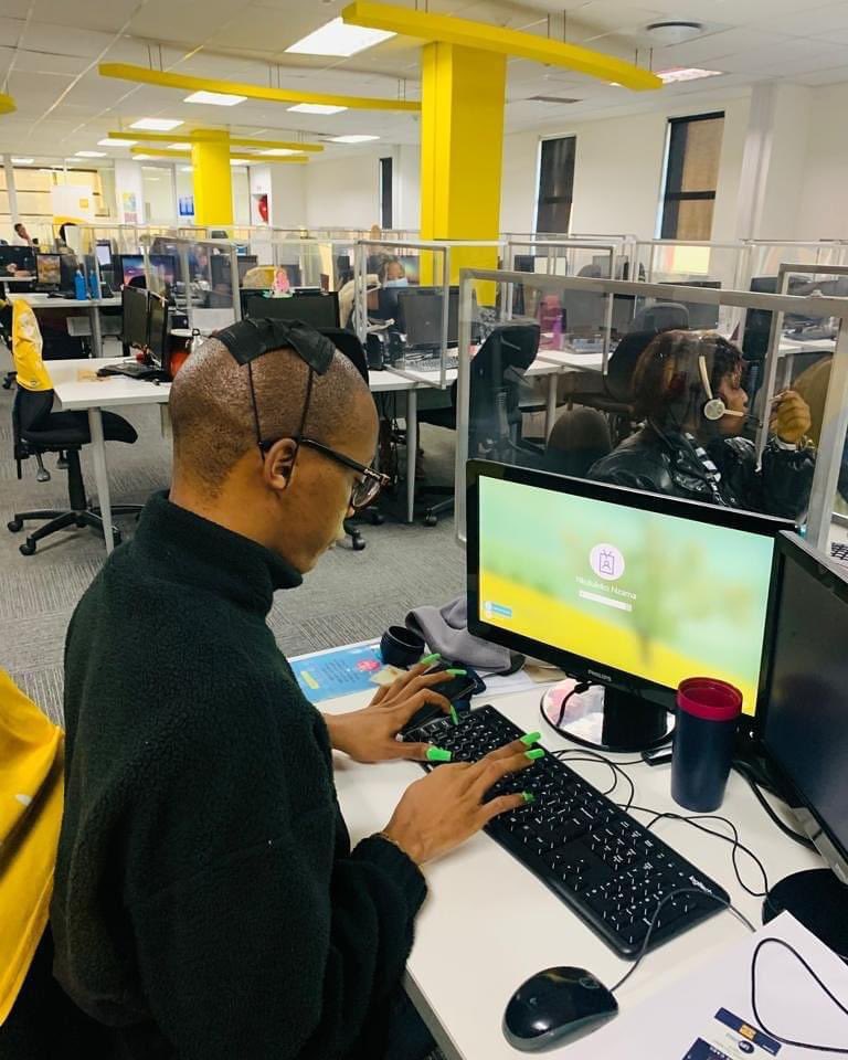 Scenes at the office😭😭