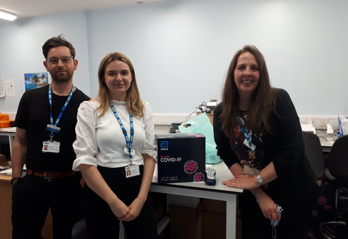 SheffLabMed's tweet photo. Meet the Point of Care Team @ RHH “We are the link between wards &amp; the labs &amp; no two days are the same. We like the variety of the role, communication with different grades of staff in different areas of the hospital &amp; supporting their needs” #PathologyWeek #NationalPathologyWeek https://t.co/iZViImn6iB