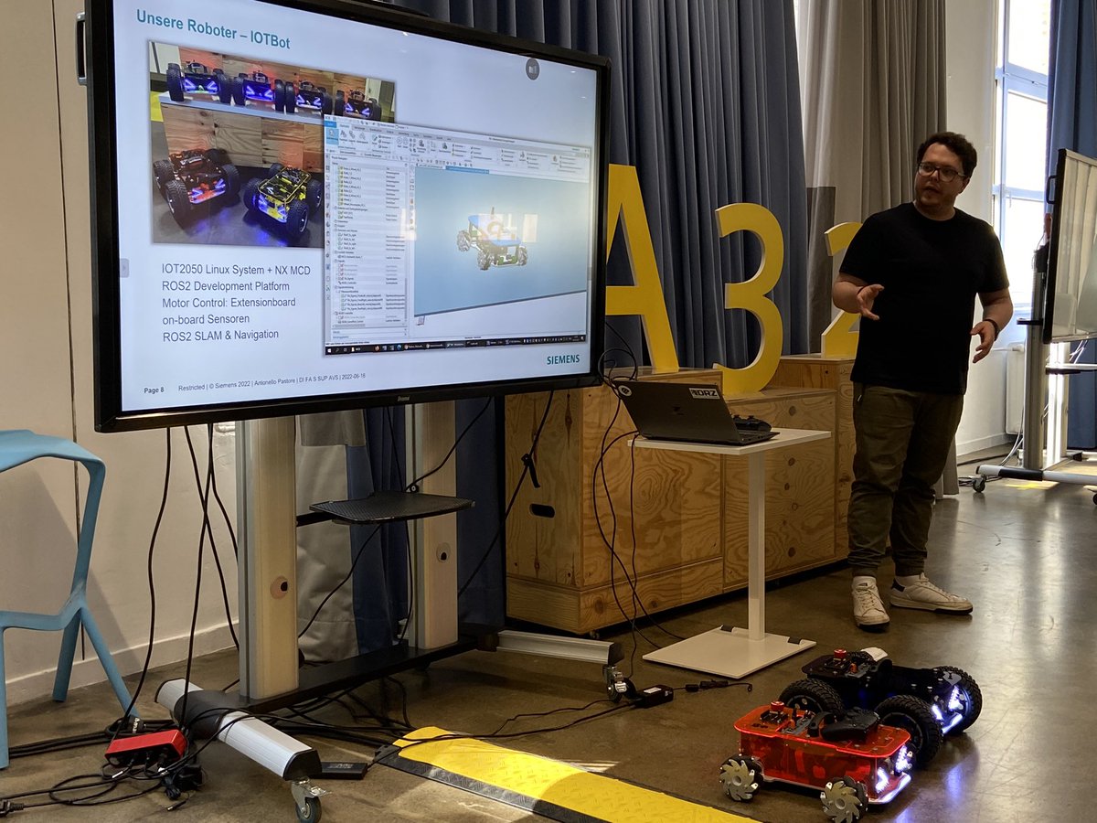 thomas_leubner's tweet photo. #bestpracticesharing in the faculty #Electronics of #SiemensProfessionalEducation

Current trends:
#IOT #IT #OT convergence
#Simulation
#LowCoding
#DigitalTwin
#AugmentedReality
#VirtualReality
#Edge /  #Cloudcomputing
#AI / #KI
#IOTbot #platform 
#AGV #AutonomousGuidedVehicles https://t.co/YQfyBbMbtf