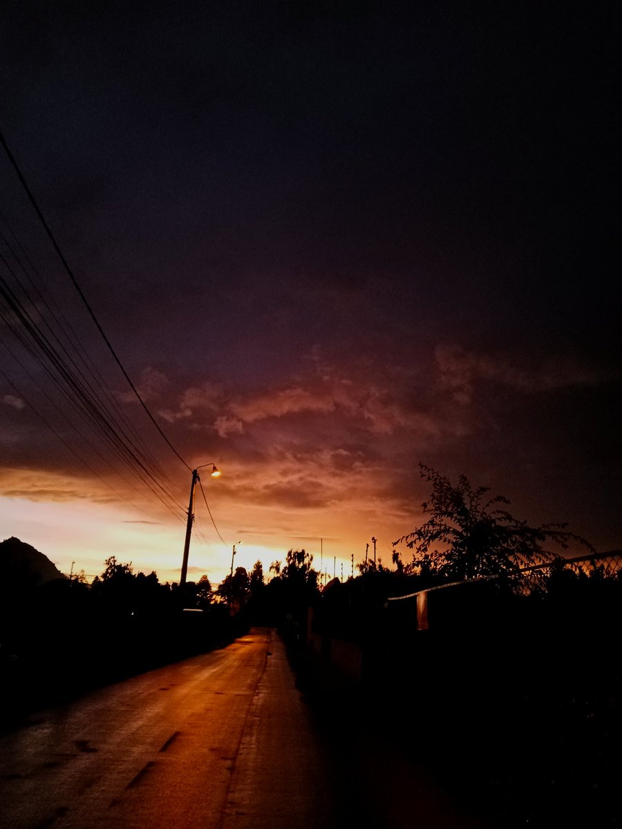 yeveltib's tweet photo. Días de despertar llenos de esperanza. 🧡🌤️

#arrebol #amanecer #eperanza https://t.co/qwkiFNDT6y