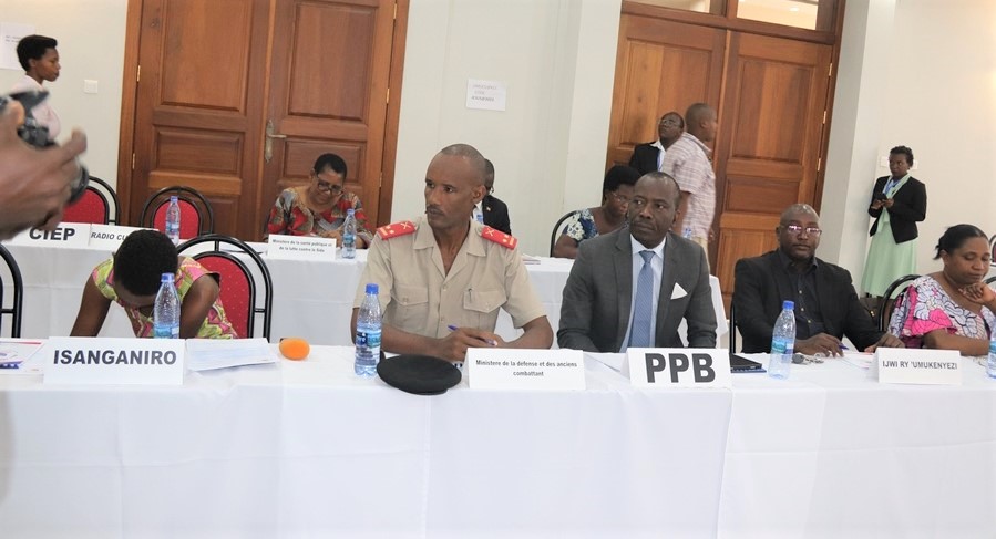 #Burundi Ce jeudi 23 juin 2022,le Ministre en charge de la #Communication  Madame <a href="/LeocadieNdacay2/">Leocadie Ndacayisaba</a> a procédé au lancement officiel d'un atelier de réflexion sur l'amélioration de la synergie entre les #Médias et les Institutions  publiques
<a href="/franceauburundi/">🇫🇷🇪🇺 La France au Burundi 🇧🇮</a>
<a href="/RTNBurundi/">RTNB</a> 
<a href="/ABPInfos/">ABP</a>