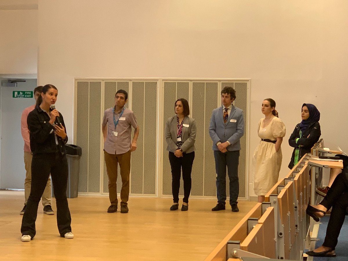 ENPossibilities's tweet photo. Our wonderful contestants were all very interactive in their 1min poster pitch. #DCC #DCC2022 #ENPossibilities https://t.co/VgMCtSo9hq