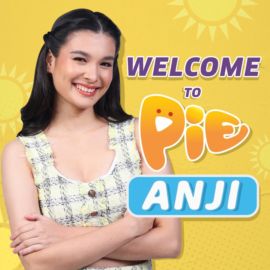 iampieofficial's tweet photo. Kahit gabi na, the sun is shining pa rin dahil  ANJIto na ang pinakahihintay nating pasabog ngayong #PIEMonthsary! Bigyan natin ng isang warm welcome si Anji Salvacion, ang ating latest PIE Jock! 

Saang program kaya siya mapupunta? 👀 Abangan... https://t.co/SBmySUS8VU
