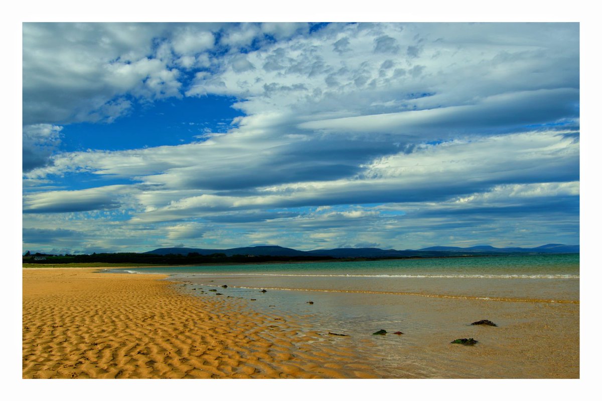 katewal64655706's tweet image. Amazing day yesterday. Travelled quite far from holiday base as fancied the coast. Out for 11 hours, the pups are shattered today. I attempted a wee run this morning while they napped. My first run post eye cellulitis episode and it was tough going 😬 #pointsforeffort #selfcare