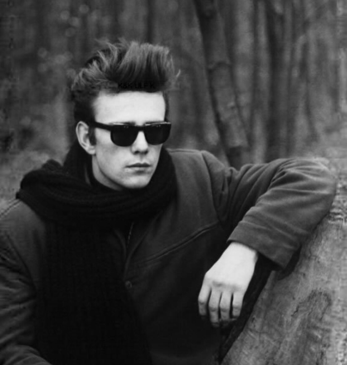 1940
Stuart Sutcliffe is born on this day 

Wherever you are...Happy birthday Stu 