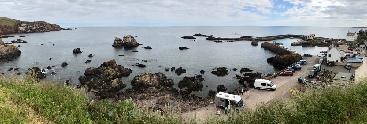 NatureScotCEO's tweet photo. Excellent morning at the @marinestation St Abbs, learning about their fantastic marine research, community engagement and partnership with @EdinburghUni. Really important work to understand impacts on the marine environment and ensure long term sustainability. https://t.co/zhCkirGxhy