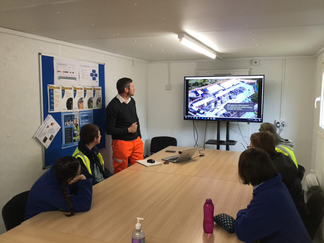 RidgeCollege's tweet photo. Thank you to Balfour Beatty Parry Lane Bradford for our informative employability site visit.  All our learners and staff had a fantastic time! #teamscape #PLEZ #balfourbeatt https://t.co/EZ7vkTH7Eo