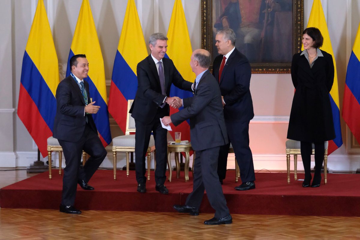 El programa ‘Herencia Colombia’ es el instrumento financiero que  le garantiza al país, poder hacer una gestión integral de nuestras áreas protegidas.
En la primera etapa serán 245 millones de dólares que cubrirán 32 millones de hectáreas de alto valor para nuestra #biodiversidad