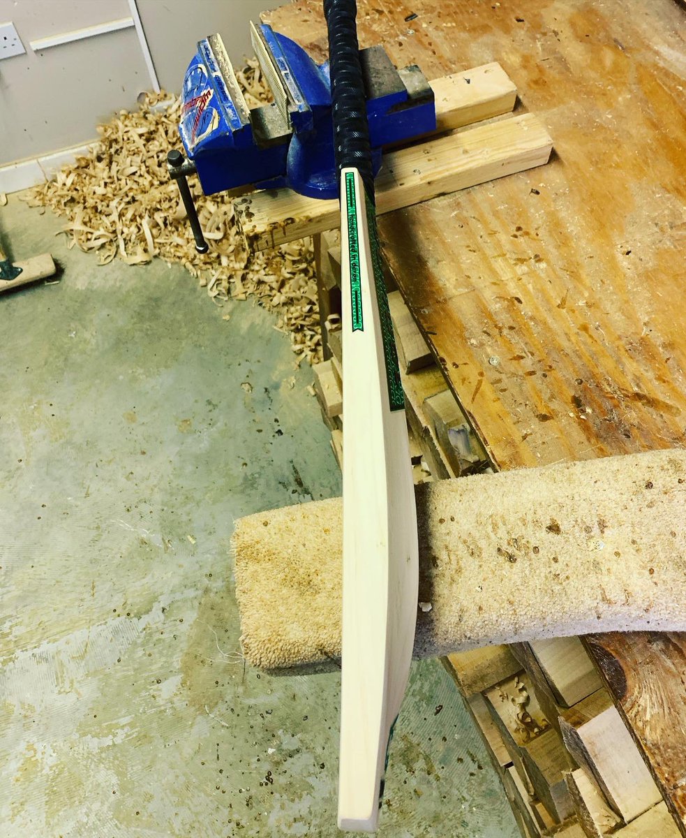 WombatCricket's tweet photo. A bespoke T20 blade with lovely two tone on its way to a customer!
View our current online workshop stockππΌ https://t.co/nI0DTUfhGV
ππ¬π§
#wombatcricket #locallymade #handmade #handcrafted #cricket #woodworking #boutique #britishmade #craft #devon #devonsfinest https://t.co/1q5umj7HwU
