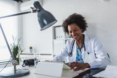 Graduating with a medical degree no longer guarantees the financial security that it once did. Yet with advancements in digital health and other factors, physicians are discovering new opportunities to pursue careers outside of trad advisorstream.com/read/the-time-…