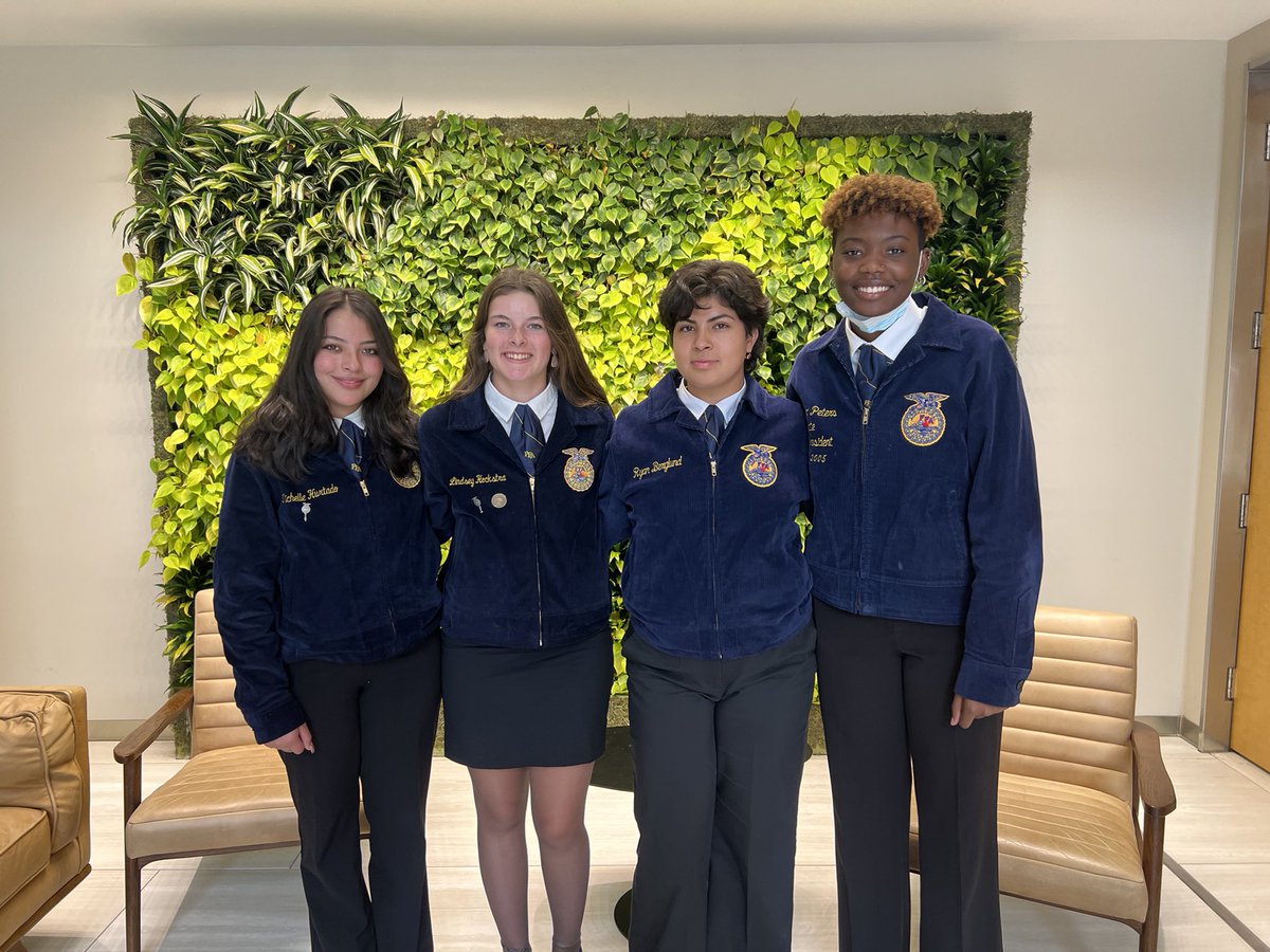 MillbrookFFA's tweet photo. 2nd Place in the NC Agricultural Communications Contest for @millbrookmagnet!!!!  Way to go!!! https://t.co/eq4gy7velB