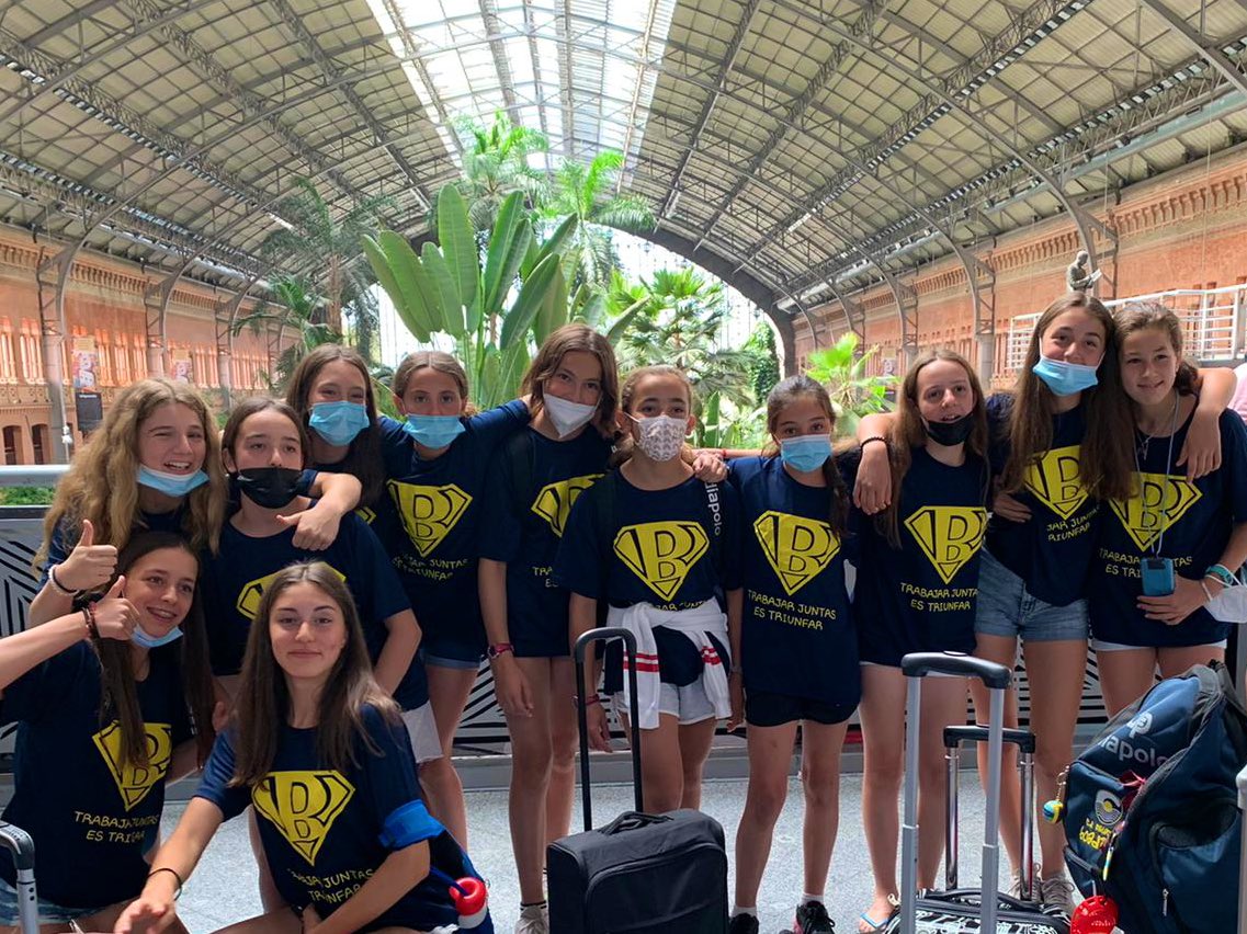 #WP #CEICF22
Las chicas de #Boadilla ya están #ontour dirección #Málaga para debutar mañana en el Camp España Infantil Femenino por Clubes <a href="/RFEN_Oficial/">RFEN</a>
🤽‍♀️🇪🇸🔛🚄💨💨💨
#vaminichiquis
#competid
#disfrutad
