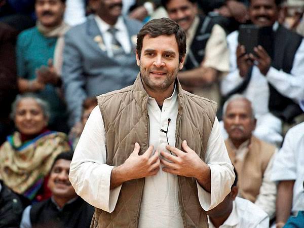 राहुल गांधी जी की लोकप्रियता लगातार बढ़ती जा रही है 
और प्रधानमंत्री नरेंद्र मोदी जी की लोकप्रियता लगातार घट रही है।