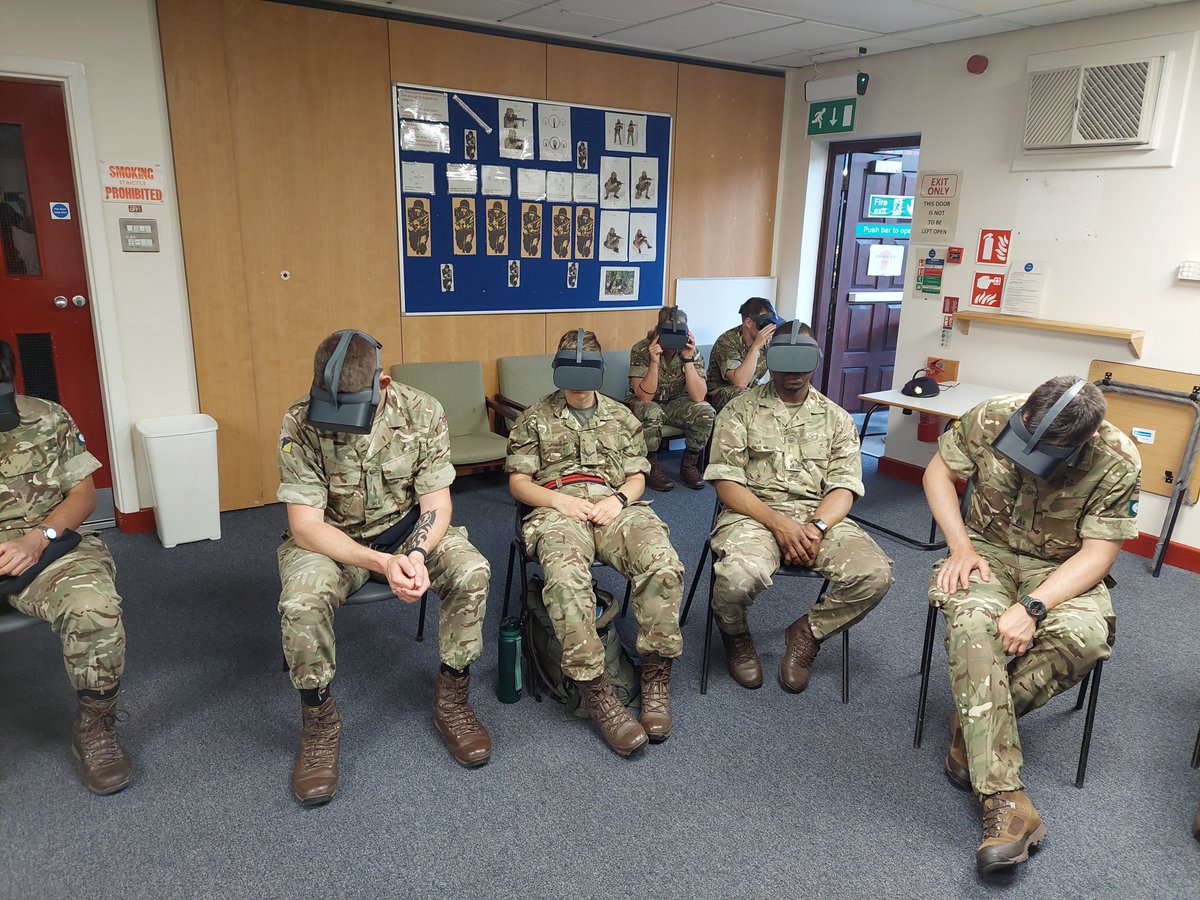 Young Soldiers from the Territorial Army in Coventry received valuable road safety education from our Team last night, <a href="/WestMidsFire/">West Midlands Fire Service</a> enabling them to make good choices on the move🚗that benefit the safety of all road users wmfs.net/safety-categor…