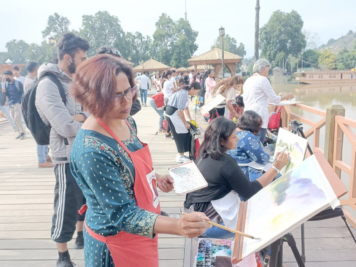 Kashmir_classic's tweet photo. Opus Kala Sanyojan is holding All Women Residential Art Work Koshur Art Work at Old  Zero Bridge Srinagar
#NayaKashmir @LageRahoKashmir @SongsOfChinar @NayaJmuKmr @satyenkinha @AwaamkiAwaaz33 @karnaraj1802 https://t.co/K6iuG8eSME