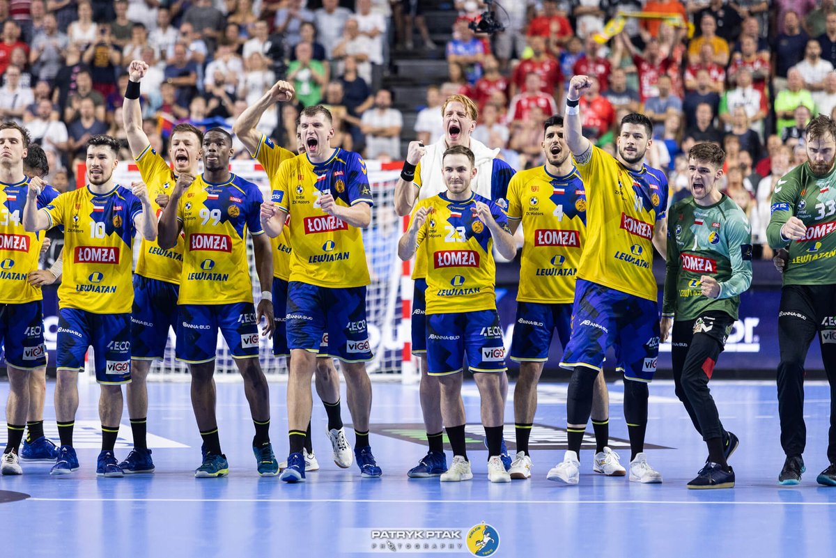 pluszack's tweet image. Zobaczcie, ile jeszcze nie zobaczyliście w finale @ehfcl! Na kielcehandball.pl właśnie wjechała obszerna galeria fantastycznych zdjęć @PatryckPtak! 👇
kielcehandball.pl/pl/12960/Zobac…
#OneMoreTime #EHFFINAL4 #handball