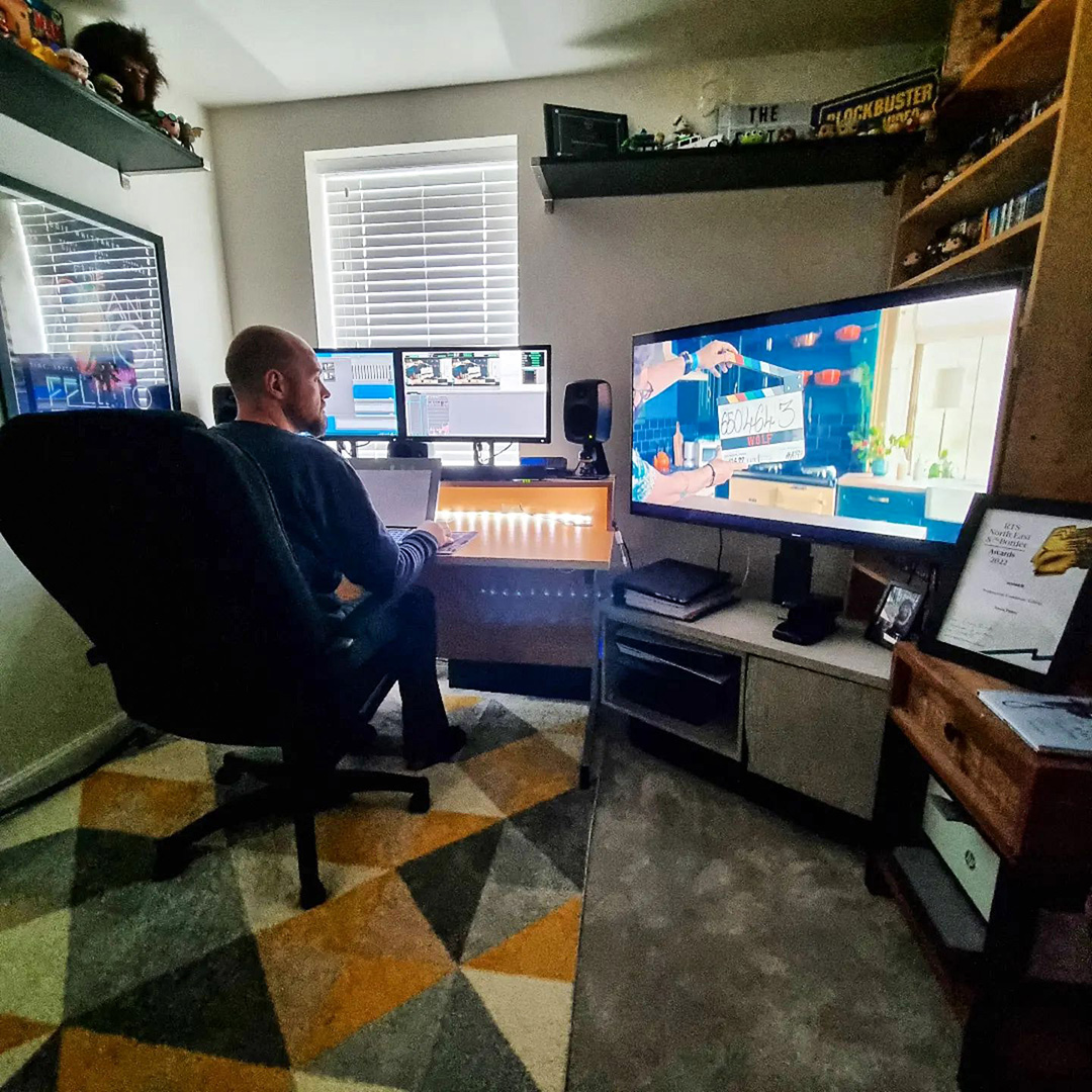 MediaComposer's tweet photo. ✂️ New home cutting room set-up
📷 https://t.co/Nxr4dHZh3j
▶️ https://t.co/f1sv8KvY1z
#wfh #remoteediting #editor #dramaeditor #avidmediacomposer #postproduction #mediacomposer #avid https://t.co/FVITmNwXaA
