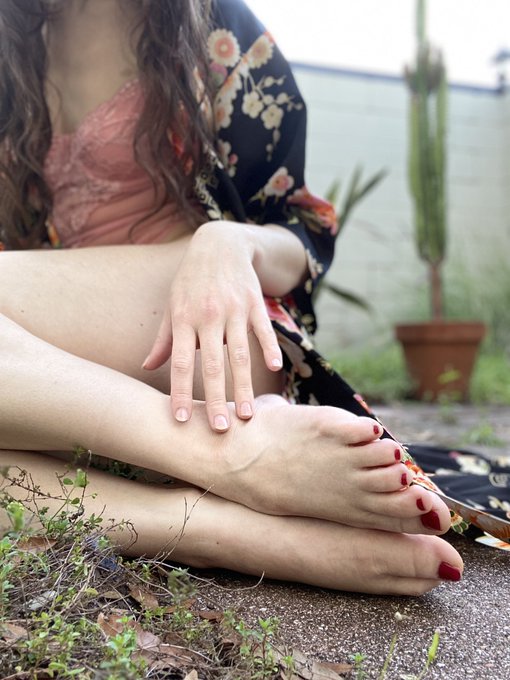 What color should I pain my nails next? I&rsquo;m thinking something bright for summer. 🌞🌿  https://t.co/sNCBevMHMB  https://t<a href="/tag/feet"class="tags"><span>#feet</span></a><a href="/tag/goddessfeet"class="tags"><span>#goddessfeet</span></a>