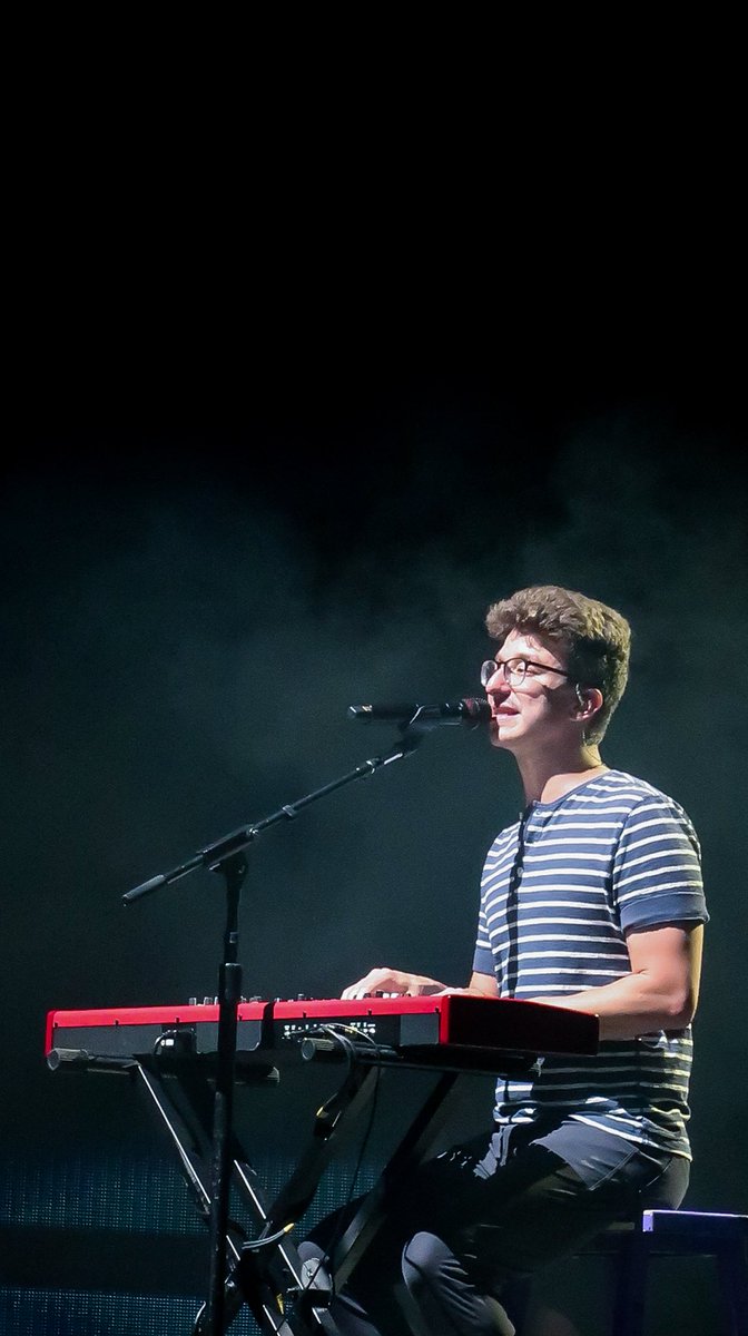 Doctor_HooLock's tweet photo. #OKO #OKOPhoenix #OKOrchestra #AJR @AJRBrothers @ajrofficialteam 

📸: Ryan (@RyanAJRbrothers ) with a guest appearance from Luke (any one happen to know him?)

📷: Me! (please do not repost without credit) https://t.co/oxTaPdIw7z