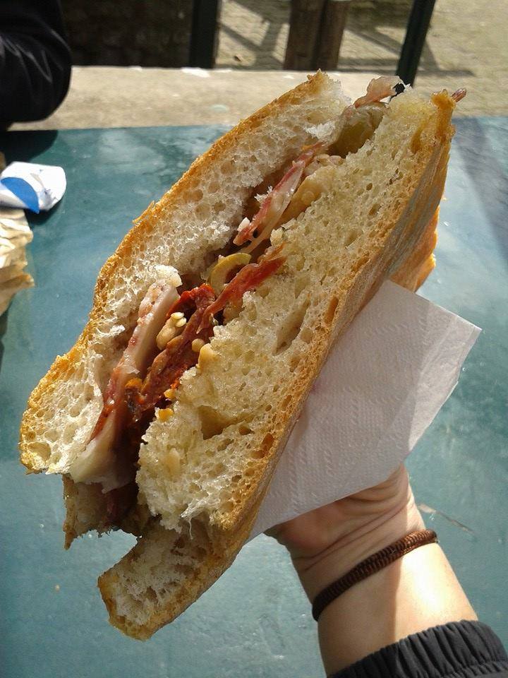 Adesso un piccolo spuntino e poi il caffè senza zucchero!

#ninofrassica #ninofrassicaoff