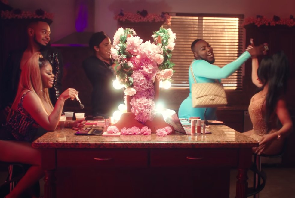 Read this new article from NANO Issue 16: "Y'all don't work jobs. Bitch, y'all is a job": Deconstructing Friendship and Labor with the City Girls, by William H. Mosley, III. bit.ly/39OSshE

@erinkappeler <a href="/RyanTracyWorld/">Ryan Tracy</a>
@citytechnews <a href="/nanocrit/">Sean Scanlan, Editor</a>