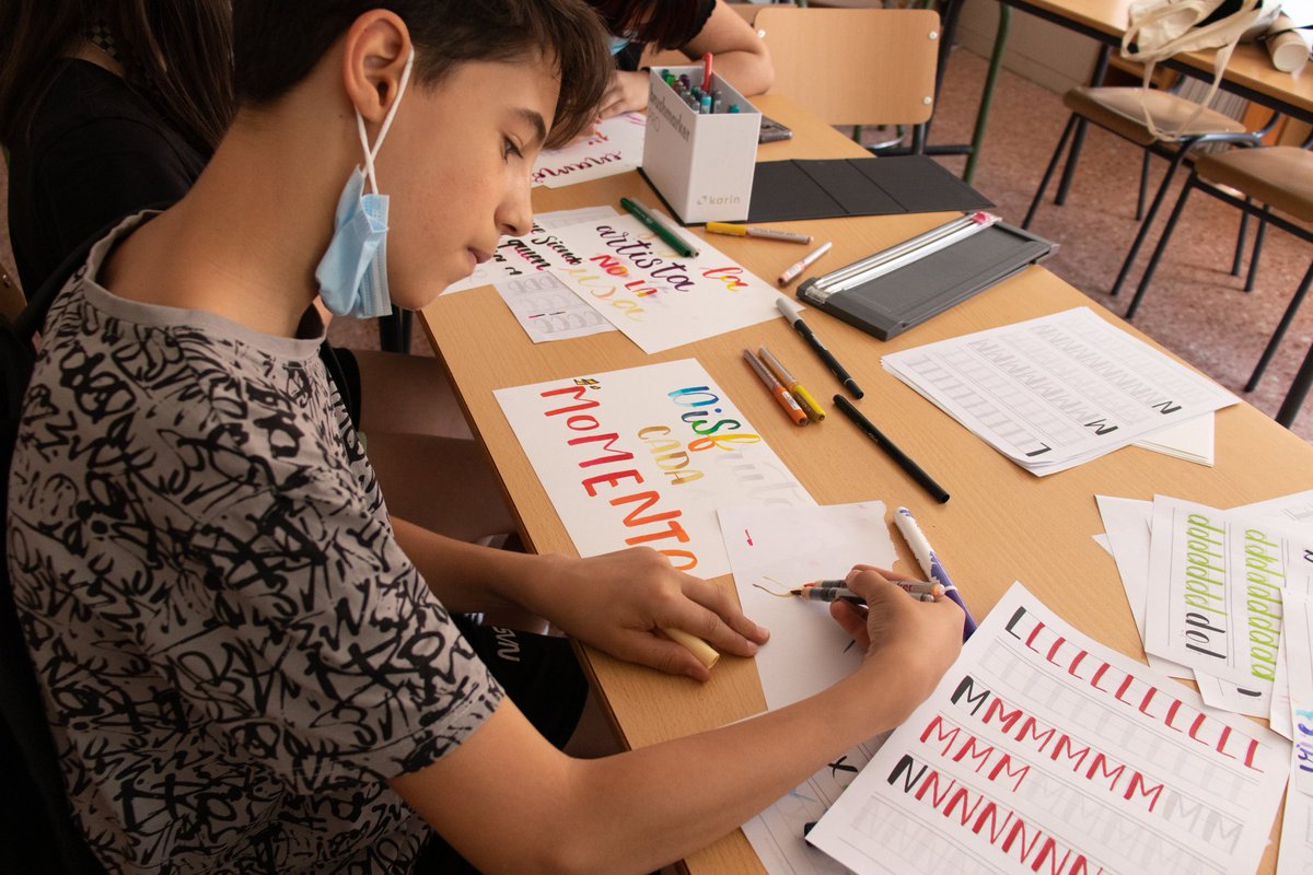 asocgaraje's tweet photo. El curso en @AytoTorrelaguna cerró por todo lo alto con el Festival #MujeresJóvenesCreatividad ♀️💡✍️🖌️💃🎨🎶

Una maravillosa mañana llena de propuestas para la igualdad desde la cultura juvenil con las alumnas y alumnos de @IesAlto (+👇) https://t.co/timEXltsnj