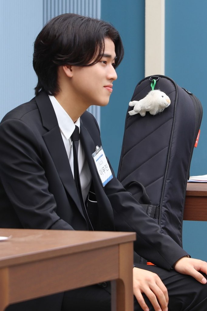 astronaut_limo's tweet photo. 멜론 비하인드 포토들 진짜 너무 이뻐,,,
이부장님,,ㅠㅠㅠㅠㅠㅠ https://t.co/yQCLQDmAYw
