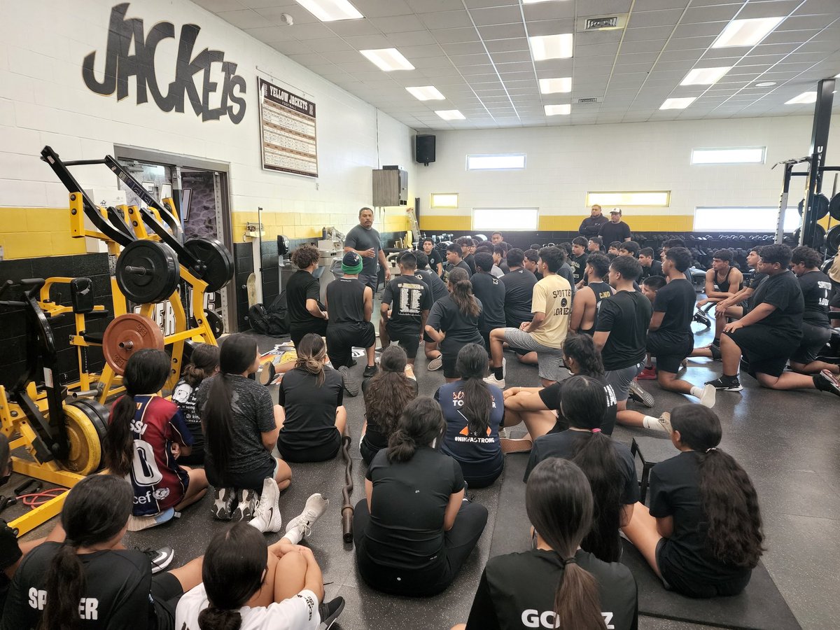 EEJacketPride's tweet photo. Week 3️⃣ Day 4️⃣
Phrase of the Day
🌟Be the Best in all you Do🌟
#EEJacketPride @vcardenas32 https://t.co/tRRo0ive3K