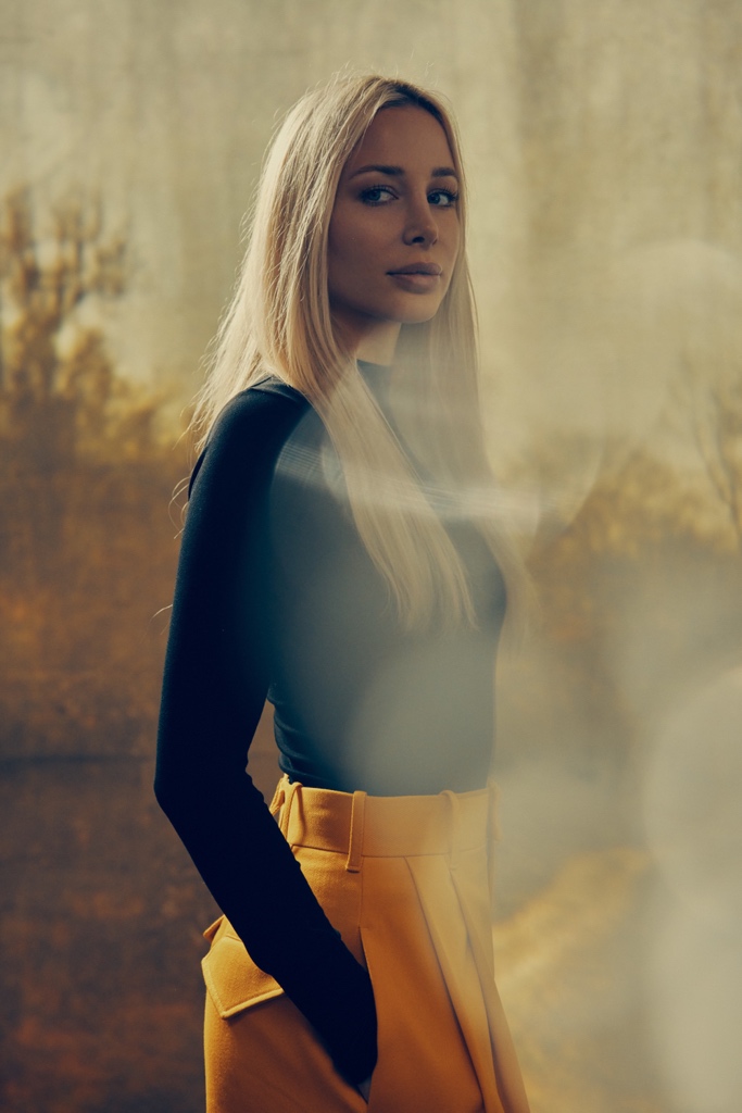 Rebekah Keira, photographed minutes ago at <a href="/NFT_NYC/">NFT.NYC</a>
#nftnyc